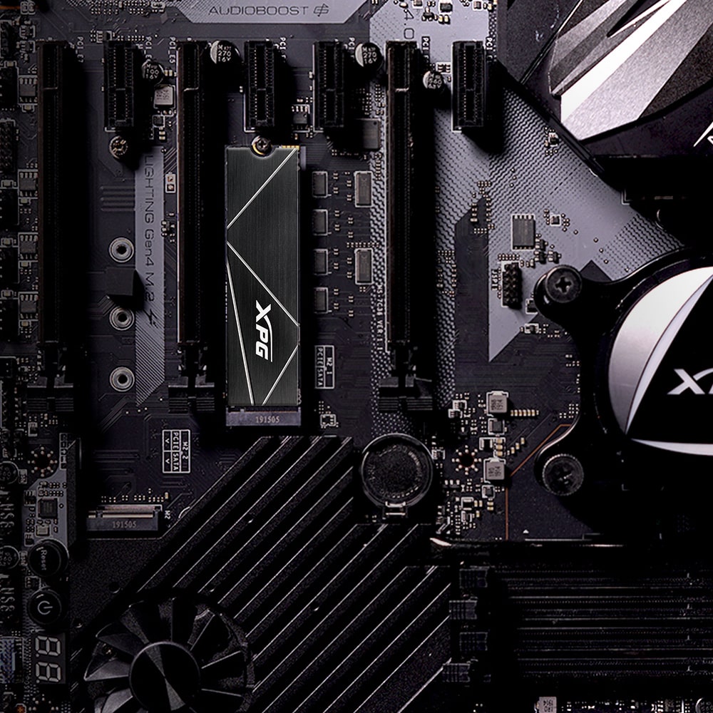 XPG S70 Blade (PCIe Gen4 | R/W Up to 7400/6800/MB/s | SLC & DRAM Cache | Aluminum Heatsink)